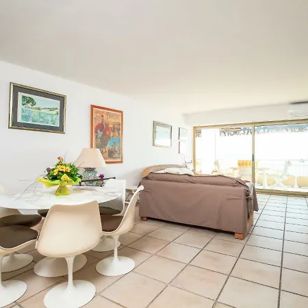 Laperouse Apartment